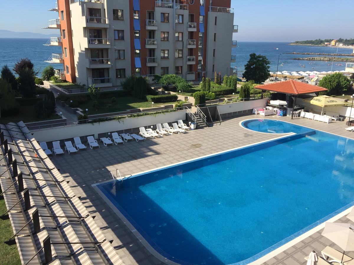 Apartments Helios Поморие Екстериор снимка